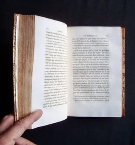 Mémoires tirés des papiers d'un homme d'Etat sur les causes secrètes qui ont determiné la politique des cabinets dans la guerre de la révolution depuis 1792 jusqu'en 1815 - Tome I à IV -