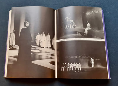 Antigonae/ Antigone. 2 Texte. 2 Inszenierungen. 1 theaterabend.