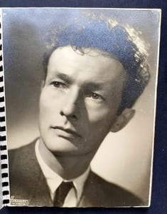 Album de photos, cartes, dessins, coupures de presse par un amateur -