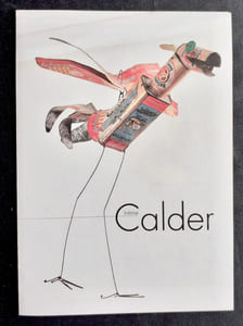 Carton d’invitation au vernissage et dossier de presse de l’exposition Calder intime présentée au Musée des Arts Décoratifs à Paris du 15 février au 21 mai 1989.