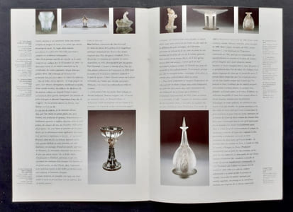René Lalique. Bijoux. Verre. Carton d'invitation + dossier de presse du Musée des arts décoratifs à Paris à l’occasion de l’exposition Lalique, Bijoux, verre. présentée du 23 octobre 1991 au 8 mars 1992.