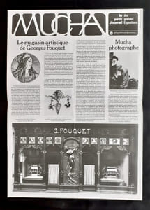 Carton d’invitation au vernissage du 6 février 1980 + Le Petit journal de l'exposition de Mucha (1860-1939). Peintures, illustrations, affiches, arts décoratifs du 6 février au 28 avril 1980 au Grand Palais à Paris.