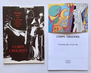 Carton d'invitation à l'inauguration + dossier de presse de l'exposition "Corps crucifiés" présentée au musée Picasso du 18 novembre 1992 au 1er mars 1993.