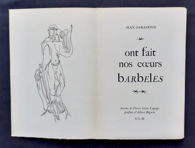 Ont fait nos coeurs barbelés.