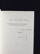 Un étranger avec, sous le bras, un livre de petit format.  par JABES (Edmond).  - Image 2