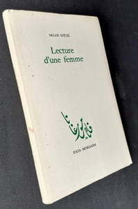 Lecture d'une femme. 
