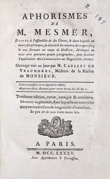 5 livres de 1784 et 1785 relié en un volume sur le magnétisme animal : Aphorismes de M. Mesmer dictés à l'assemblée de ses élèves et dans lesquels on ...