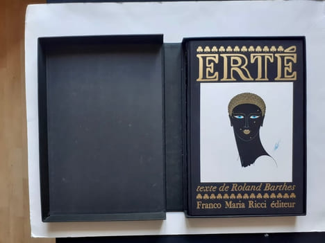 Erté (Romain de Tirtoff). Texte de Roland Barthes, suivi d'un extrait des Mémoires de Erté. . BARTHES (Roland). ERTE. TIRTOFF (Romain de).
