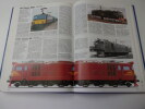 LE GRAND LIVRE DES TRAINS. HOLLINGSWORTH Brian  COOK Arthur