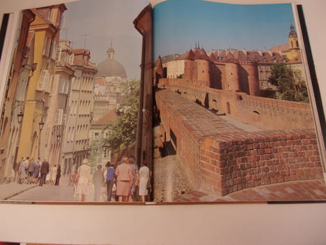 LA VIEILLE VILLE ET LE CHATEAU ROYAL DE VARSOVIE. Collectif