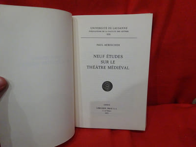 Neuf études sur le théâtre médiéval. 