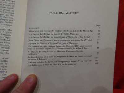 Neuf études sur le théâtre médiéval. 