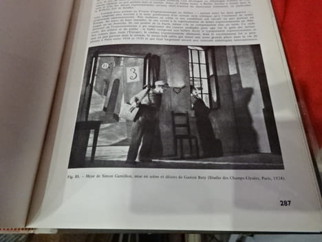 L'expressionnisme dans le théâtre européen. Colloque organisé par le Centre d'Études Germaniques de l'université de Strasbourg en 1968. . ...
