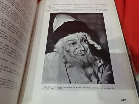 L'expressionnisme dans le théâtre européen. Colloque organisé par le Centre d'Études Germaniques de l'université de Strasbourg en 1968. . ...