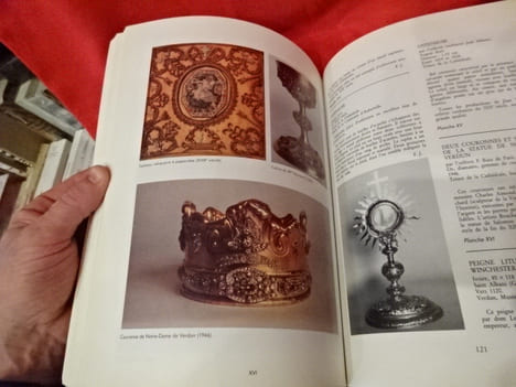 Les trésors d'un millénaire. Dixsiècle d'art autour de la cathédrale. 990-1990 Millénaire de la cathédrale de Verdun. . [LORRAIN] - ASSOCIATION ...