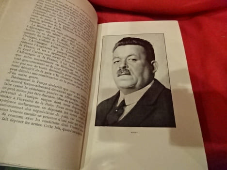 Six années de politique allemande. Les papiers de Stresemann. La bataille de la Rhur. La conférence de Londres. 1923-1924. Locarno et Genève. ...