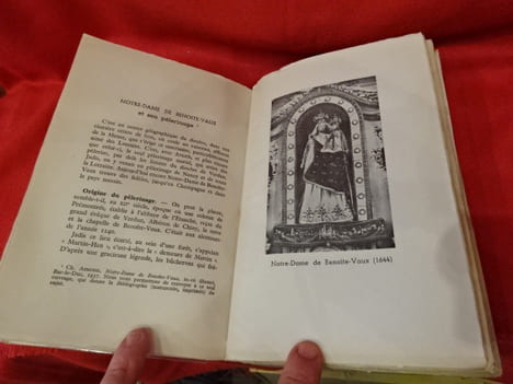 Notre-Dame dans le diocèse de Verdun. Essai historique sur le culte de la Sainte Vierge et la dévotion mariale au pays Meusien. . [LORRAIN] - AIMOND ...