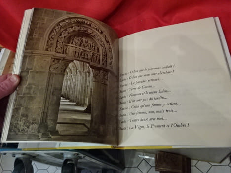Le monde de Vézelay, poèmes. . [HISTOIRE] - CLAUDEL (Paul)