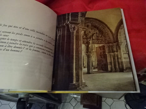 Le monde de Vézelay, poèmes. . [HISTOIRE] - CLAUDEL (Paul)