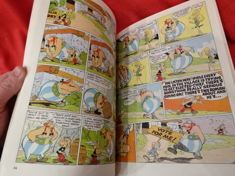 Asterix and Caesar's gift. . [BANDE DESSINEE] - GOSCINNY ET UDERZO