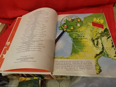 Le cadeau de César. 