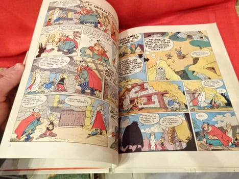 Le cadeau de César. . [BANDE DESSINEE] - GOSCINNY (René), UDERZO (Albert)