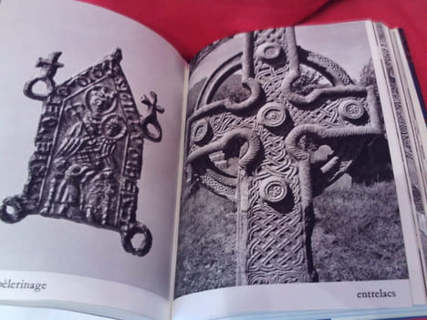 Glossaire de termes techniques à l'usage des lecteurs de «la Nuit des temps». . [ART] - VOGÜÉ (Melchior de), NEUFVILLE (Jean)