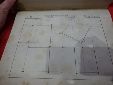 Cahier regroupant un ensemble de dessins techniques scolaires montés sur onglet. . [VARIA] - LIBERTY (François)