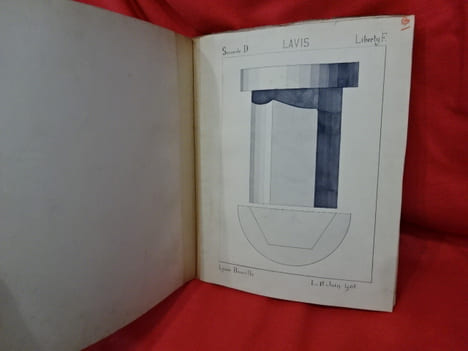 Cahier regroupant un ensemble de dessins techniques scolaires montés sur onglet. . [VARIA] - LIBERTY (François)