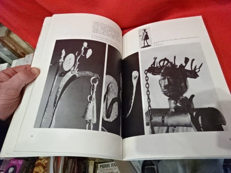 Les Arts de l'Afrique Noire. . [ART] - LAUDE (Jean)