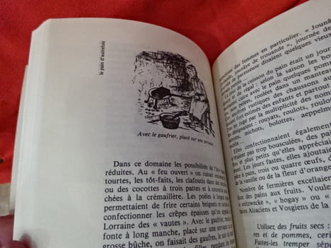Le Pain d'autrefois, chroniques alimentaires d'un monde qui s'en va. . [LORRAIN] - THOUVENOT (Claude)