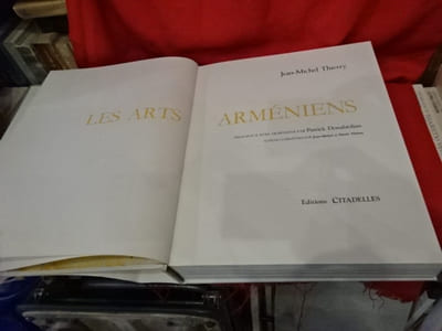 Les Arts arméniens. 