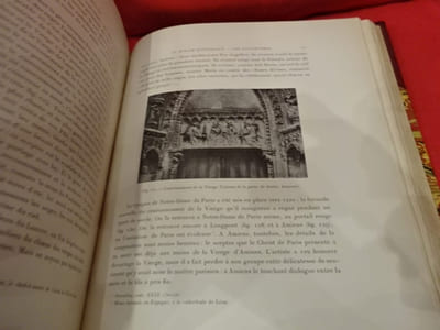 L’Art religieux du XIIIesiècle, en France, étude sur l’iconographie du Moyen Âge et sur ses sources d’inspiration.