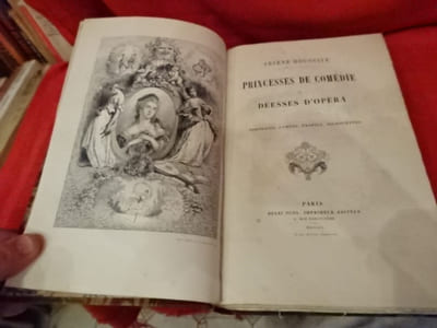 Princesses de comédie et Déesses d’opéra, portraits, camées, profils, silhouettes.