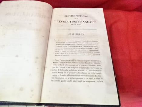 Histoire populaire de la Révolution française, de 1789 à 1830, précédée d’un Précis de l’Histoire des Français, depuis leur origine. . [LIVRES ...