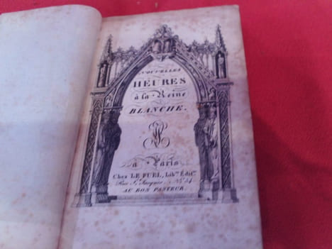 Nouvelles Heures à la Reine Blanche. . [LIVRES ANCIENS] - ANONYME