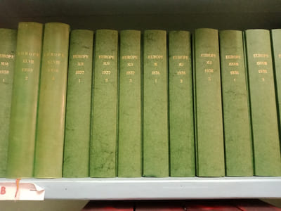 EUROPE (Revue) Revue litteraire  Mensuelle. Du tome XXV Janvier 1931 au tome L Aout 1939. 