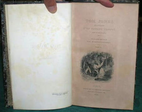 Tom Jones histoire d'un enfant trouvé. 2 volumes.. FIELDING Henry