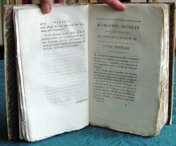Mémoires secrets sur les règnes de Louis XIV et de Louis XV. 2 volumes.