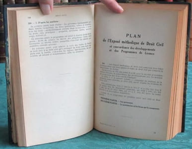 Exposé méthodique de Droit Civil, conforme aux programmes des examens de Licence en Droit. 3 volumes.