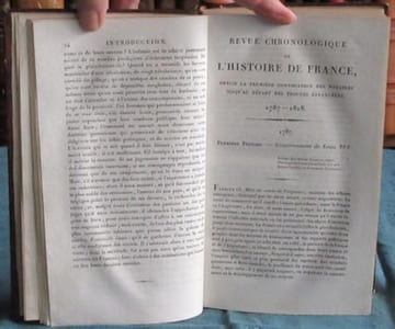 Revue chronologique de l'Histoire de France, depuis la première convocation des Notables jusqu'au départ des Troupes Étrangères. 1787-1818 - Édition originale.
