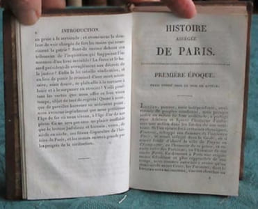 Histoire abrégée de Paris. 2 volumes.