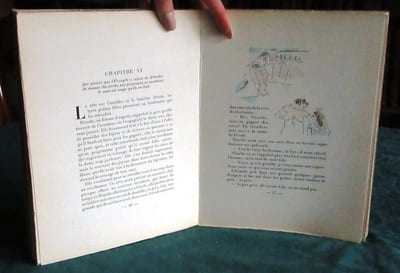 (Trois) 3 petites filles dans la rue - Édition originale.