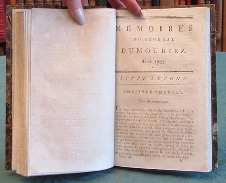 Mémoires du général Dumouriez, écrits par lui-même - 2 tomes en 1 volume.. DUMOURIEZ Charles François