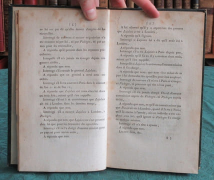 Recueil des interrogatoires subis par le général Moreau + Journal de l'adjudant-général Ramel - 2 titres en 1 volume - Edition originale.. MOREAU Jean ...