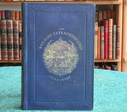 Voyages et Aventures du Capitaine Hatteras. (bleu, à la banquise). VERNE Jules