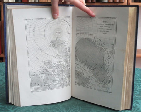 Voyages et Aventures du Capitaine Hatteras. (bleu, à la banquise). VERNE Jules