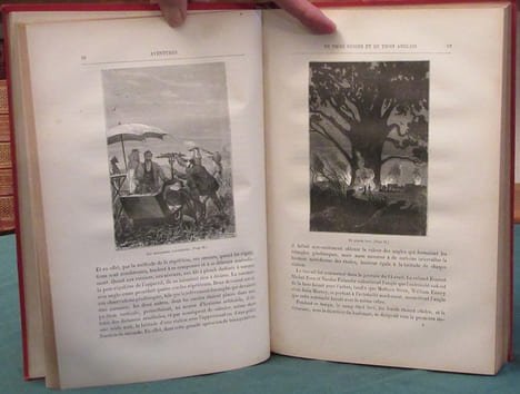 Aventures de trois Russes et de trois Anglais dans l'Afrique Australe. (Steamer, rouge). VERNE Jules