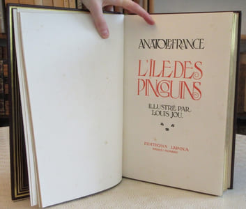 L'Ile des Pingouins. 2 volumes.