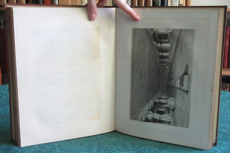 Vues pittoresques de l'Inde, de la Chine, et des bords de la Mer rouge. 2 volumes.. ROBERTS Emma